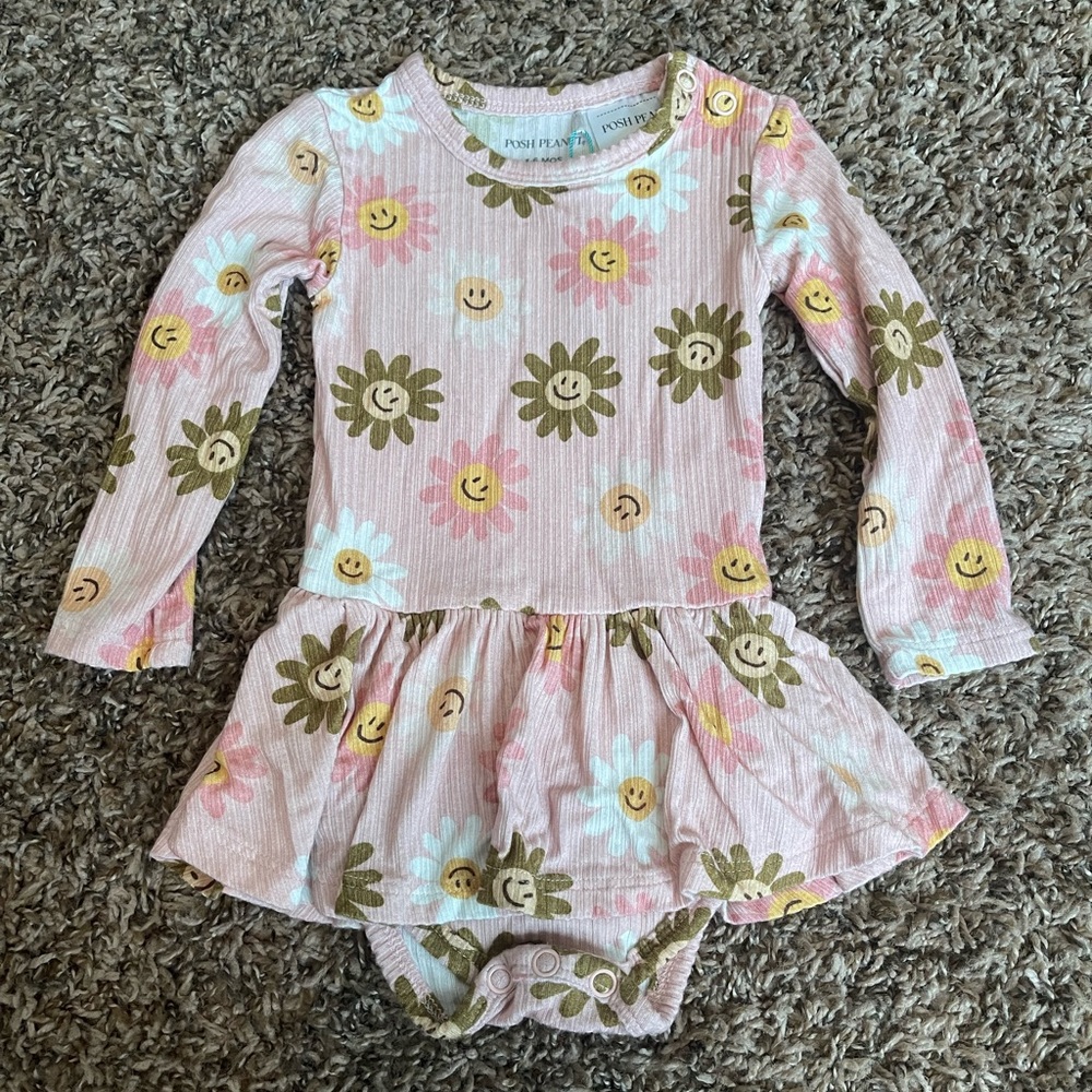 NWOT Posh Peanut Smiling Daisy’s Onesie Dress - Picture 1 of 5